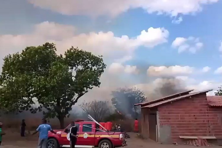 Incêndio atinge comunidade rural em São João da Varjota e mobiliza bombeiros​‌​