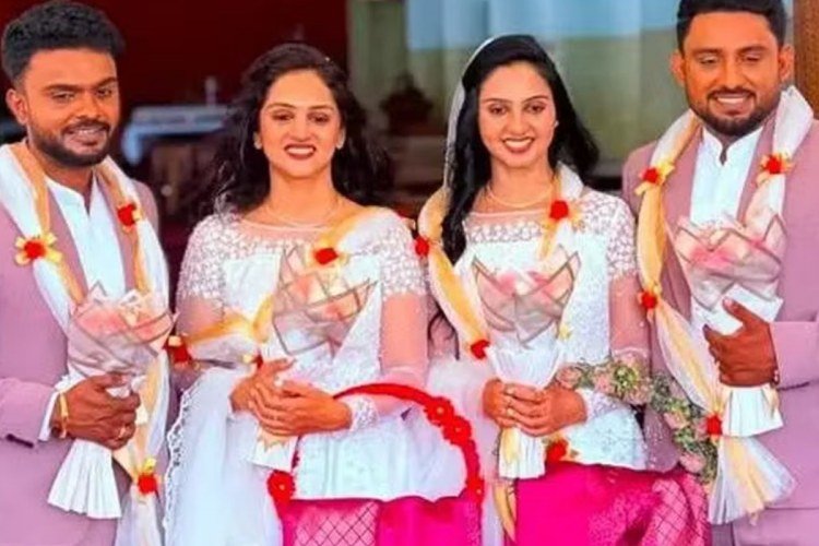 Casamento inusitado: irmãos gêmeos se unem a irmãs gêmeas na Índia​‌​