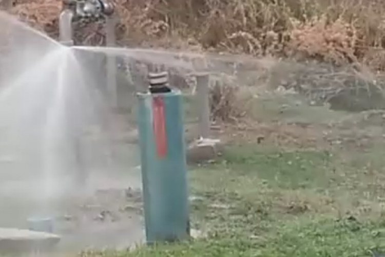 Moradores da zona Norte de Teresina enfrentam vazamento de água há três semanas​‌​