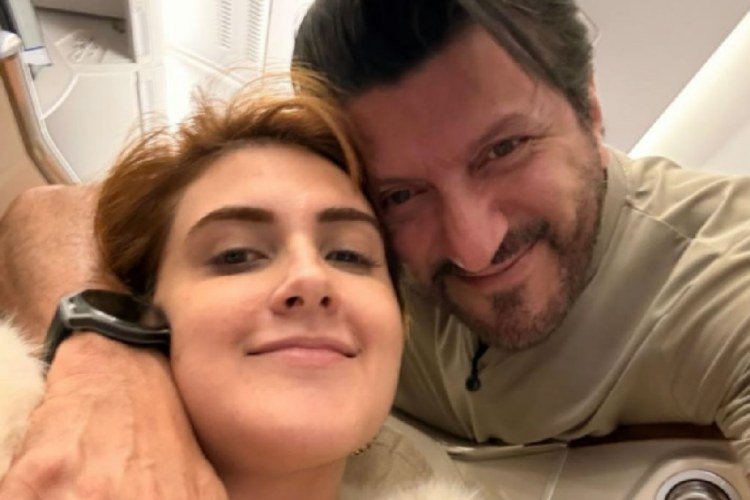 Viúva de Lito Sousa compartilha emoção em primeiro voo sem o marido​‌​