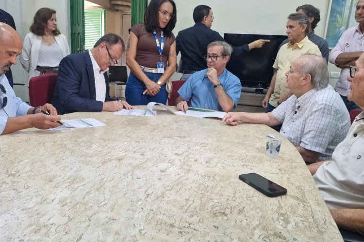 Prefeitura de Teresina firma contratos de R$ 170 milhões para limpeza urbana​‌​