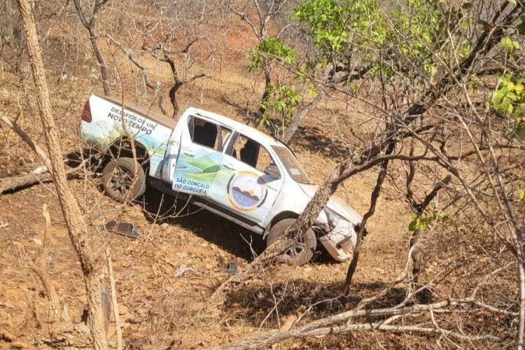 Caminhonete que transportava policiais tomba e deixa um ferido no Piauí​‌​