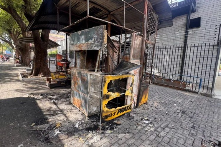 Incêndio destrói banca de joias no Centro de Teresina​‌​