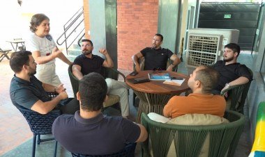 Dra. Lúcia discute propostas para a saúde em café da manhã com dentistas​‌​